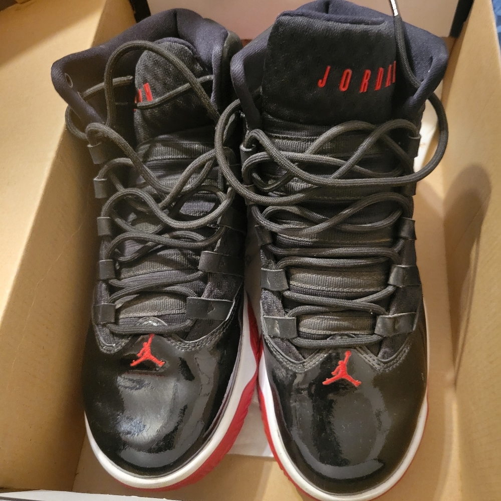 Nike Jordan Max Aura